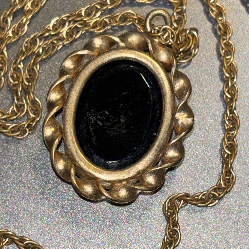 Vintage Cameo Necklace - Picture 4 of 5